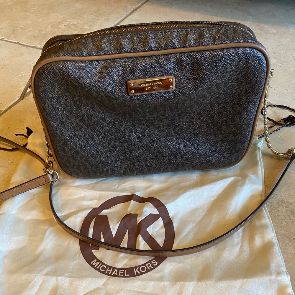Michael Kors Jet Set Logo Crossbody Bag
